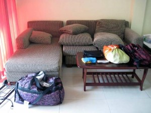 Jomtien Hostel Hotel sofa in the deluxe room