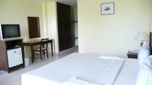 Karon Living Room Hotel  bedroom