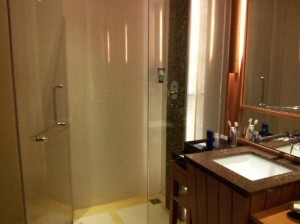 Nova Hotel & Spa Pattaya shower and bathroom