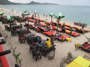 Rich Resort Beachside Hotel just in front of lamai beach