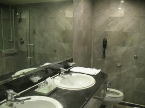 Royal President Hotel toilet and bathroom