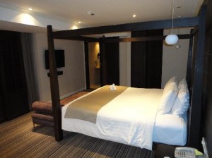 S15 Sukhumvit Hotel bedroom