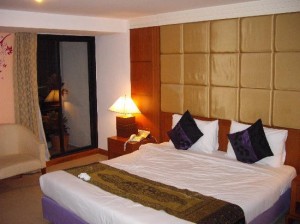 Bally Suite Sukhumvit bed