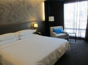 Four Points By Sheraton Bangkok, Sukhumvit 15 bed corner