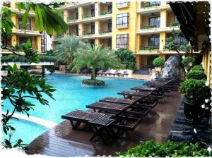 Mantra Pura Resort & Spa swimminhg pool