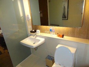 On 8 Sukhumvit Nana Bangkok by Compass Hospitality toilet and bathroom