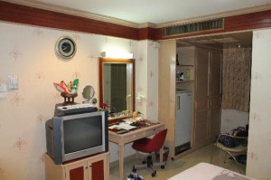 Parkway Inn room