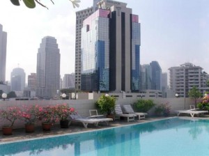 Ruamchitt Plaza Hotel view by the pool of Bangkok