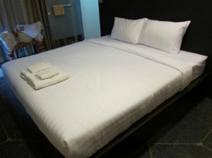 Silom Art Hostel double bed